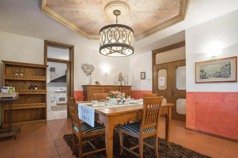 Villa Mazzucco Ponte nellʼAlpi 0*,